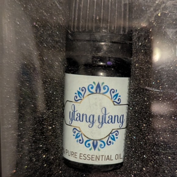 Essential Oil Set with Diffuser - Picture 6 of 8